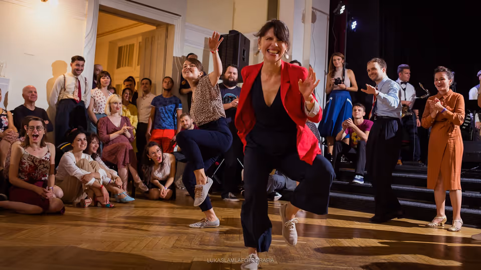 Swing dance Warszawa - profesjonalny występ
