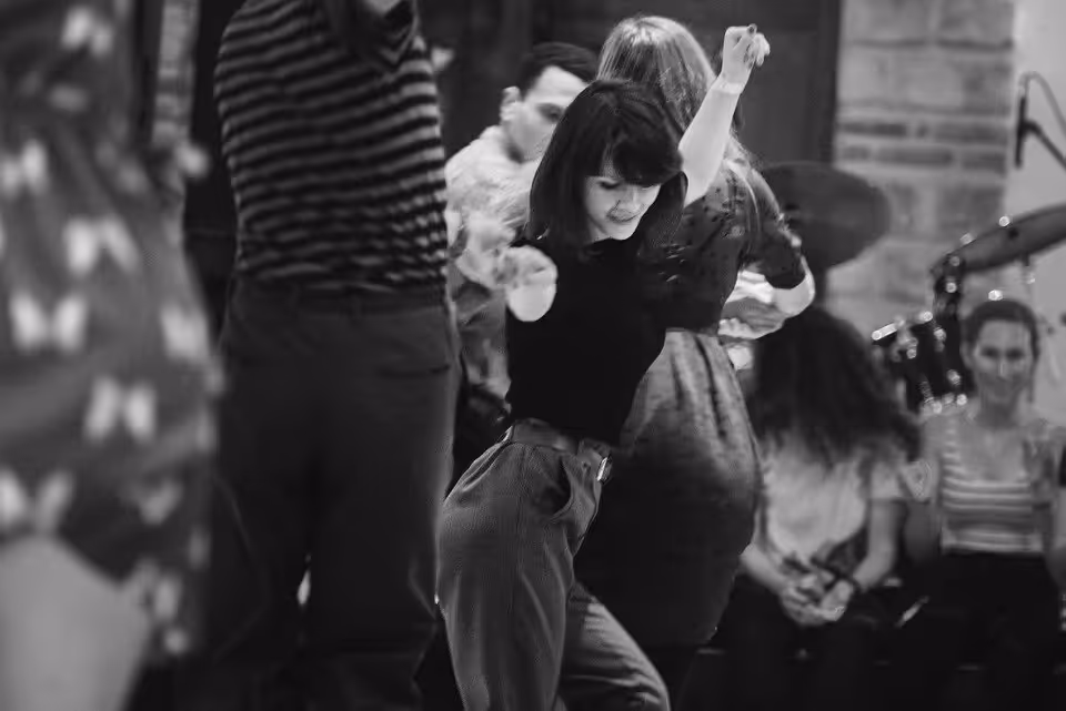 Swing dance teacher Warsaw - dance moment