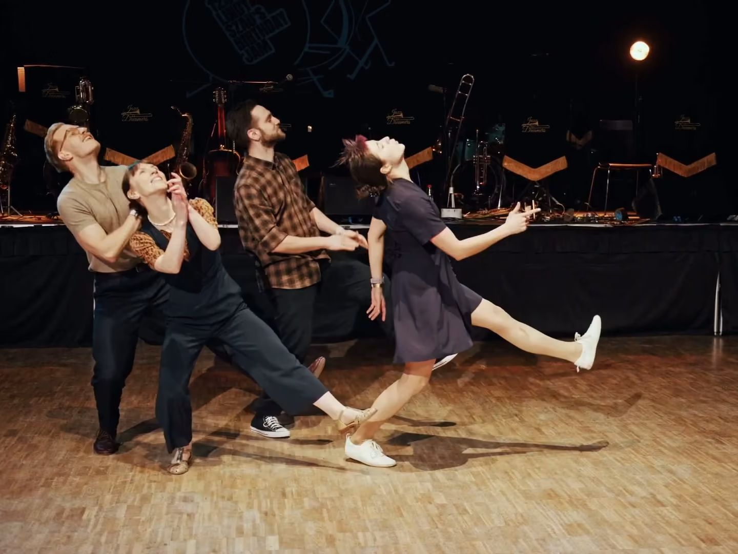 Sylwia Rozpierska z tancerzami podczas występu na Lindy Szau Birthday Jam 2026 we Wrocławiu